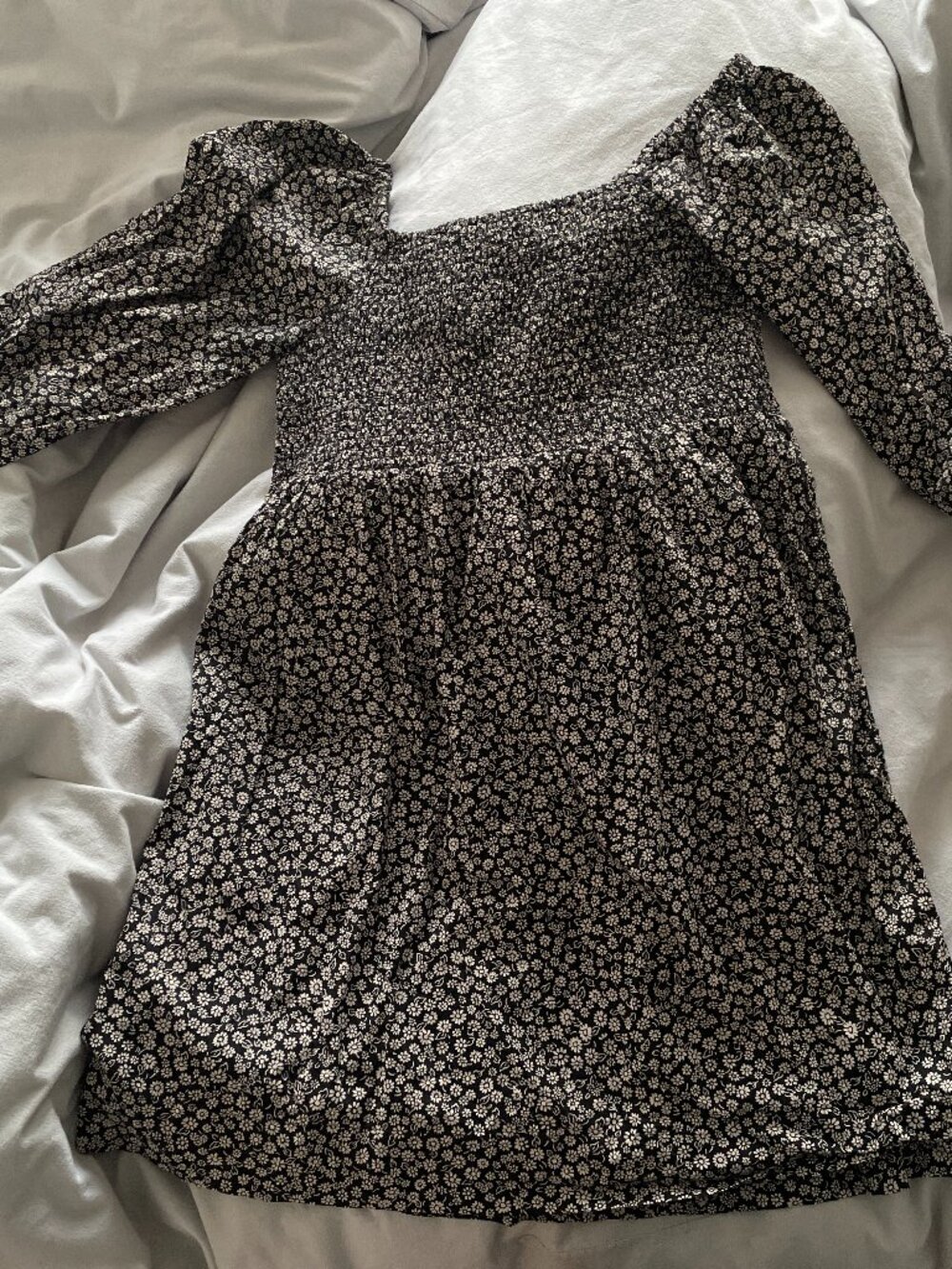 Madewell Lucie Elbow-Sleeve Smocked Mini Dress in Parisian Ditsy print (Size M)